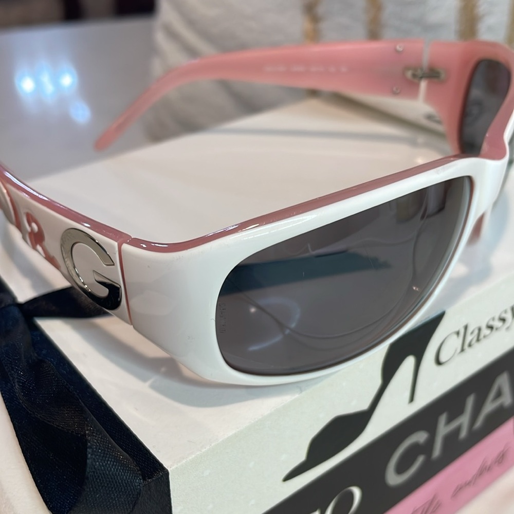 D&G White and Pink Women's Sunglasses - Picture 16 of 16